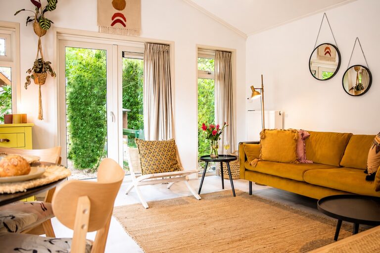 boho woonkamer met wanddecoratie tinyhouse julia
