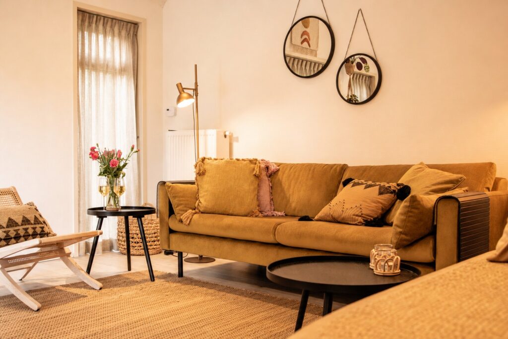 gezellige woonkamer in boho sfeer tinyhouse julia