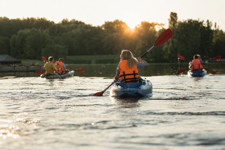 kajakken bij zonsondergang op het veluwemeer omgeving epe