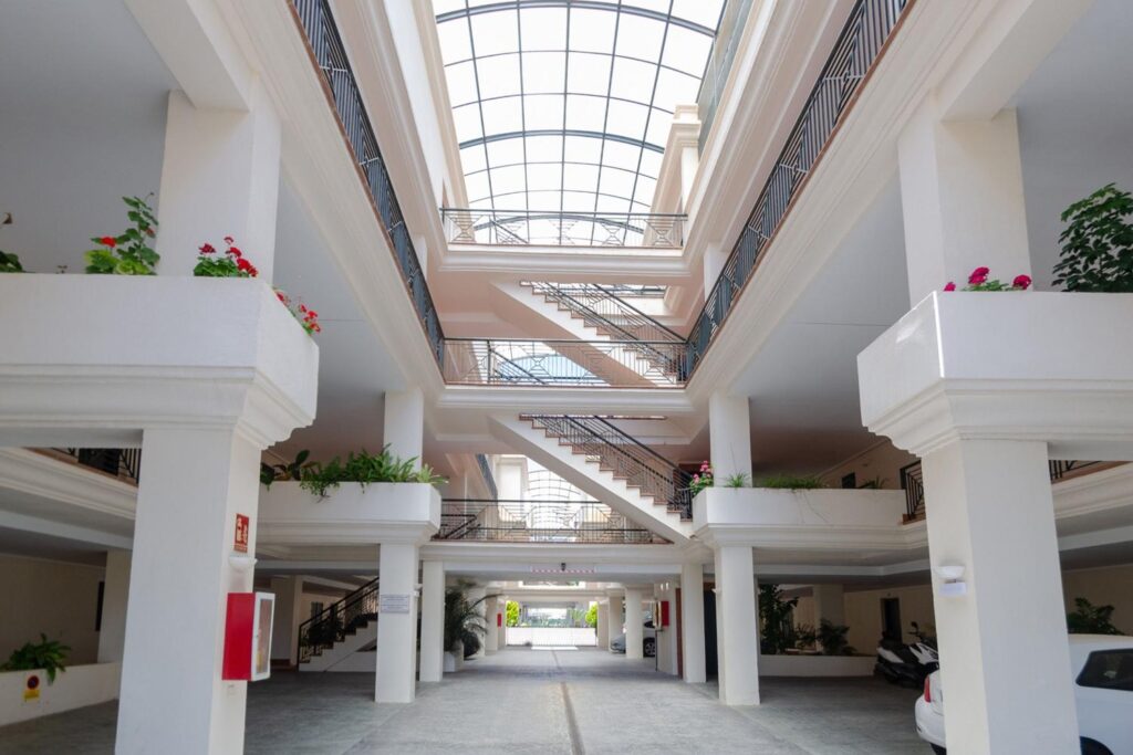 marbella apartment parking