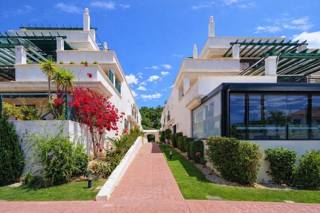 marbella apartment pathway