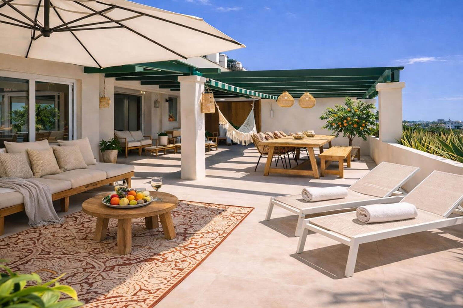Große private Terrasse von StayatSas Marbella