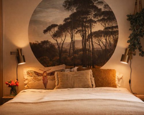 Sfeervolle slaapkamer met zac licht en comfortabel bed