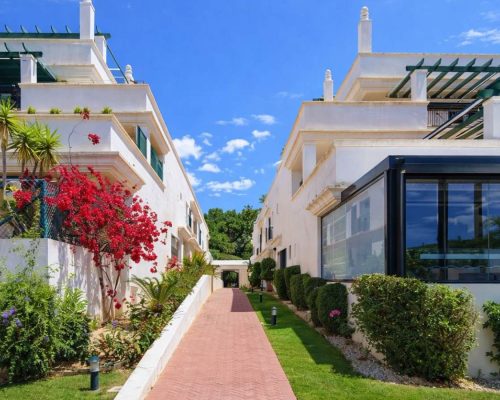 Luxury resort Marbella apartment near Puerto Banus