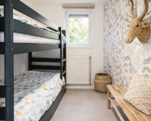 Stapelbed in compacte slaapkamer